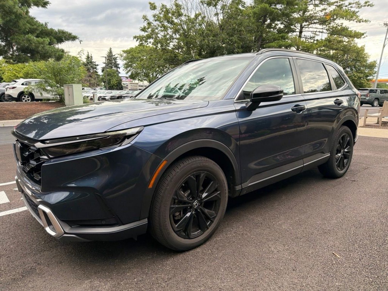 Used 2024 Honda CR-V Sport Touring image 3