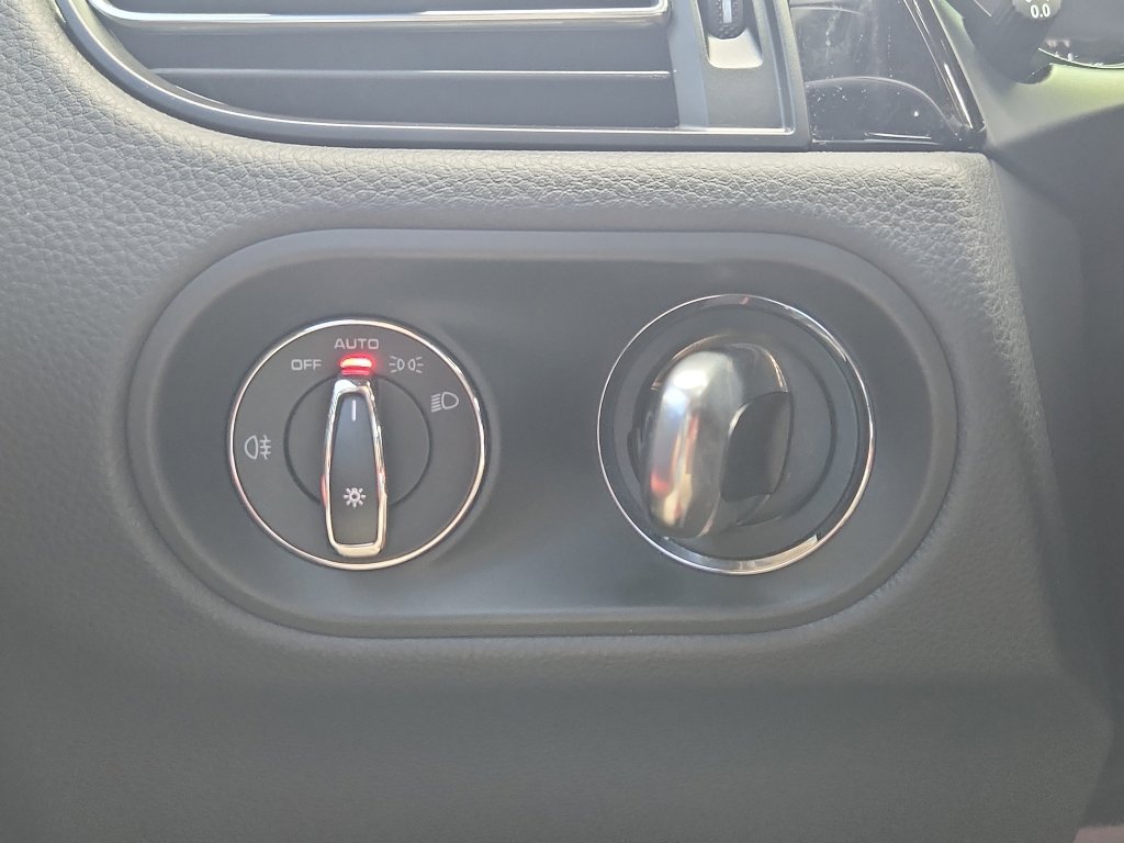 Certified 2021 Porsche Macan S image 20