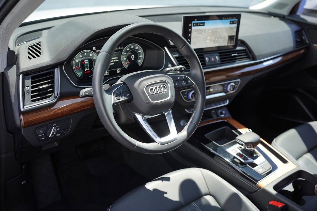 Used 2023 Audi Q5 2.0T Premium Plus w/ Premium Plus Package AWD/4WD image 19