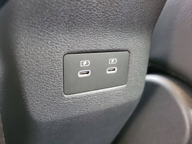 Used 2025 Nissan Kicks SR FWD image 16