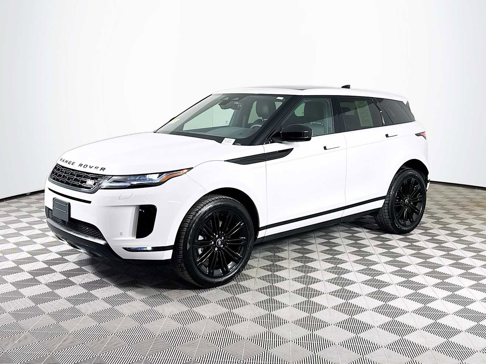 Used 2025 Land Rover Range Rover Evoque S image 1