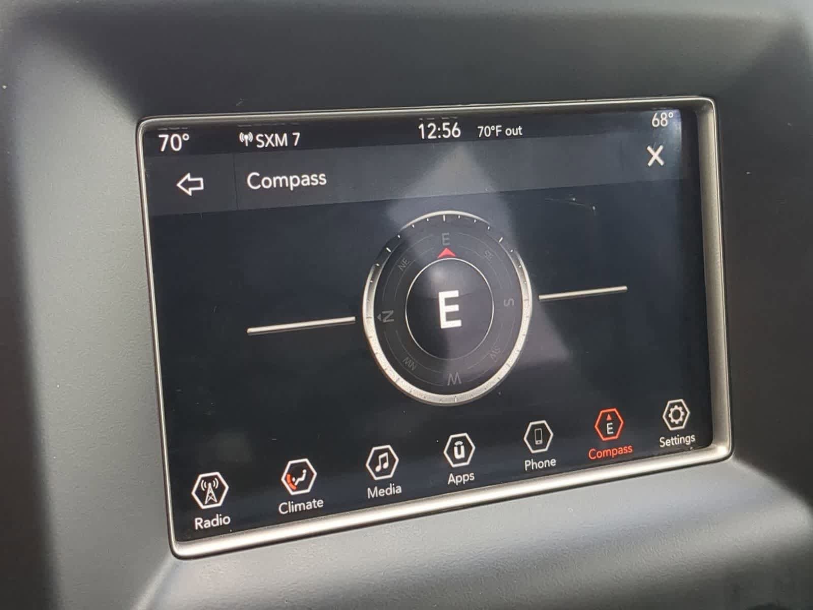 Used 2019 Jeep Grand Cherokee Laredo AWD/4WD image 27