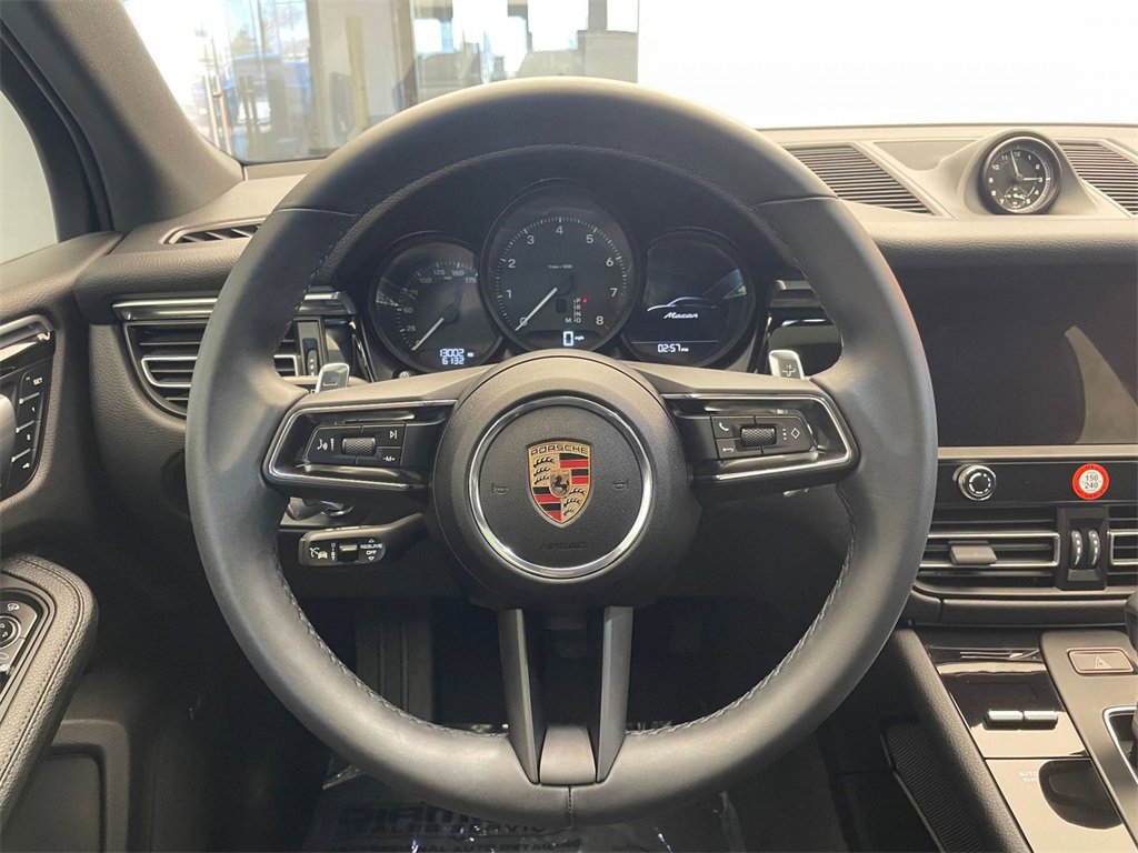 Used 2025 Porsche Macan image 13