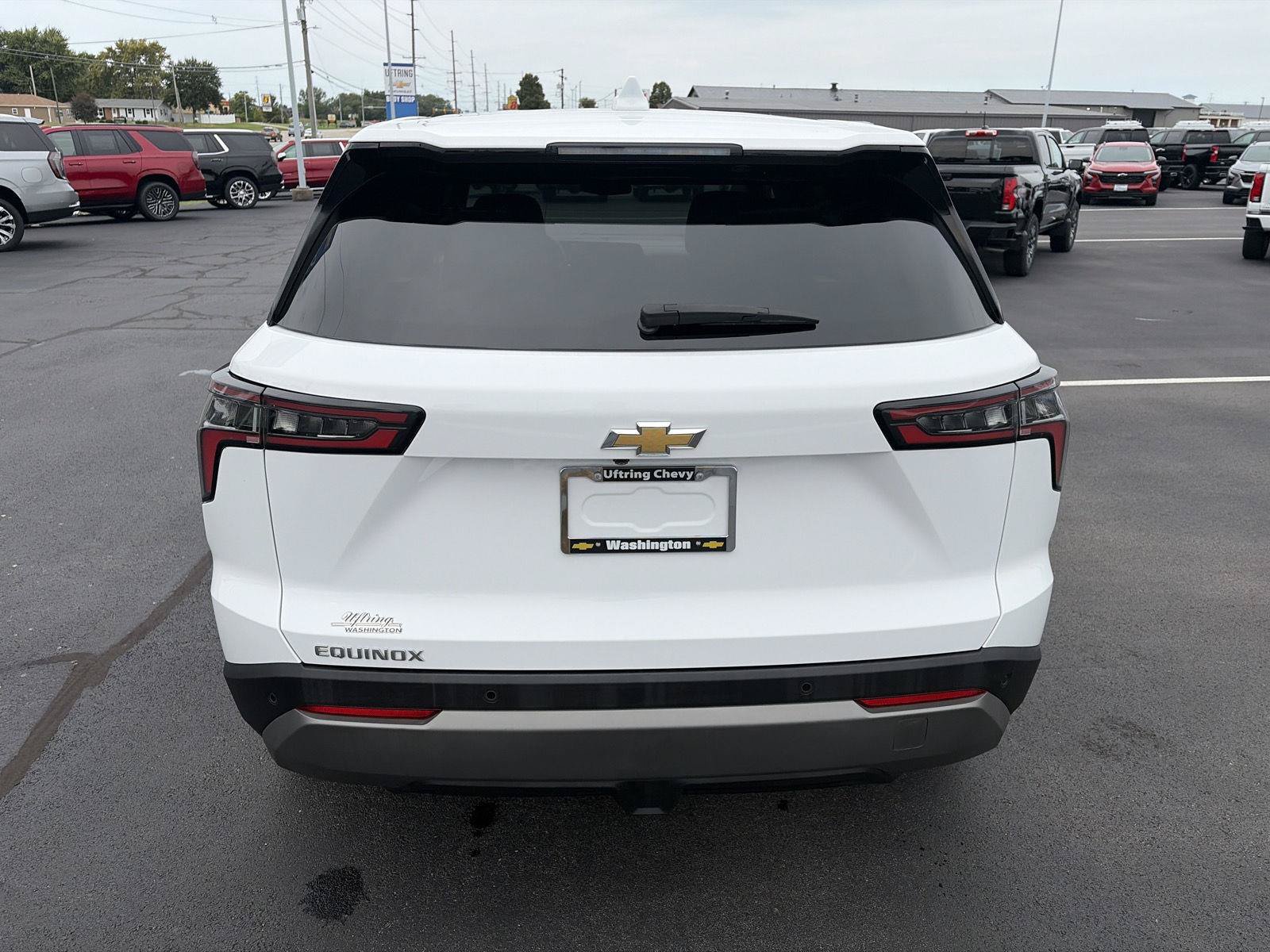 Used 2025 Chevrolet Equinox LT FWD image 4