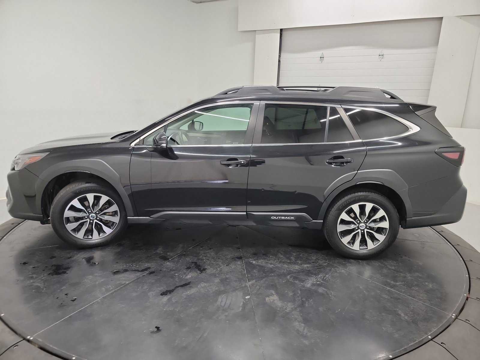 Used 2023 Subaru Outback Limited AWD/4WD image 4