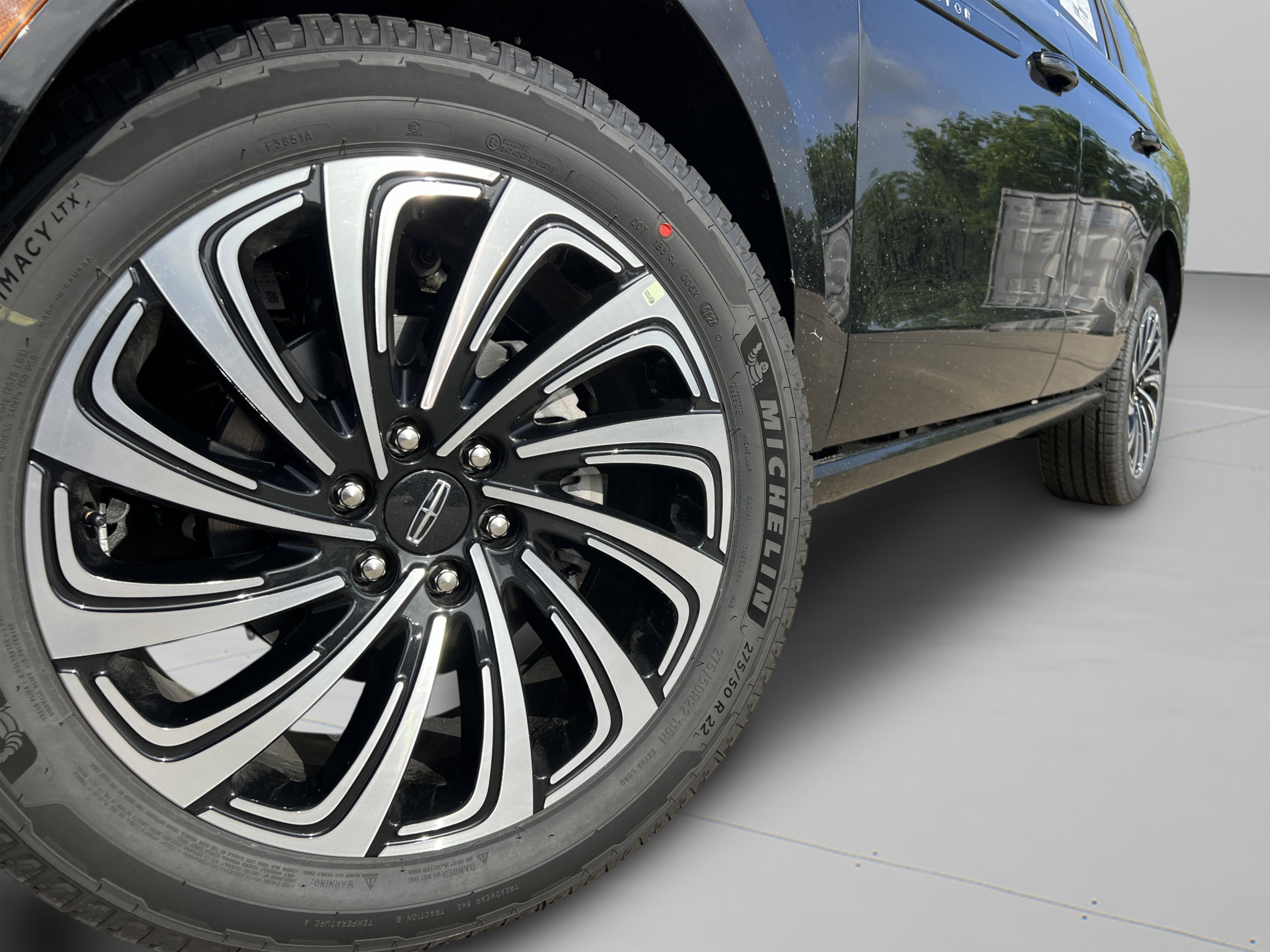 New 2026 Lincoln Navigator Black Label AWD/4WD image 35