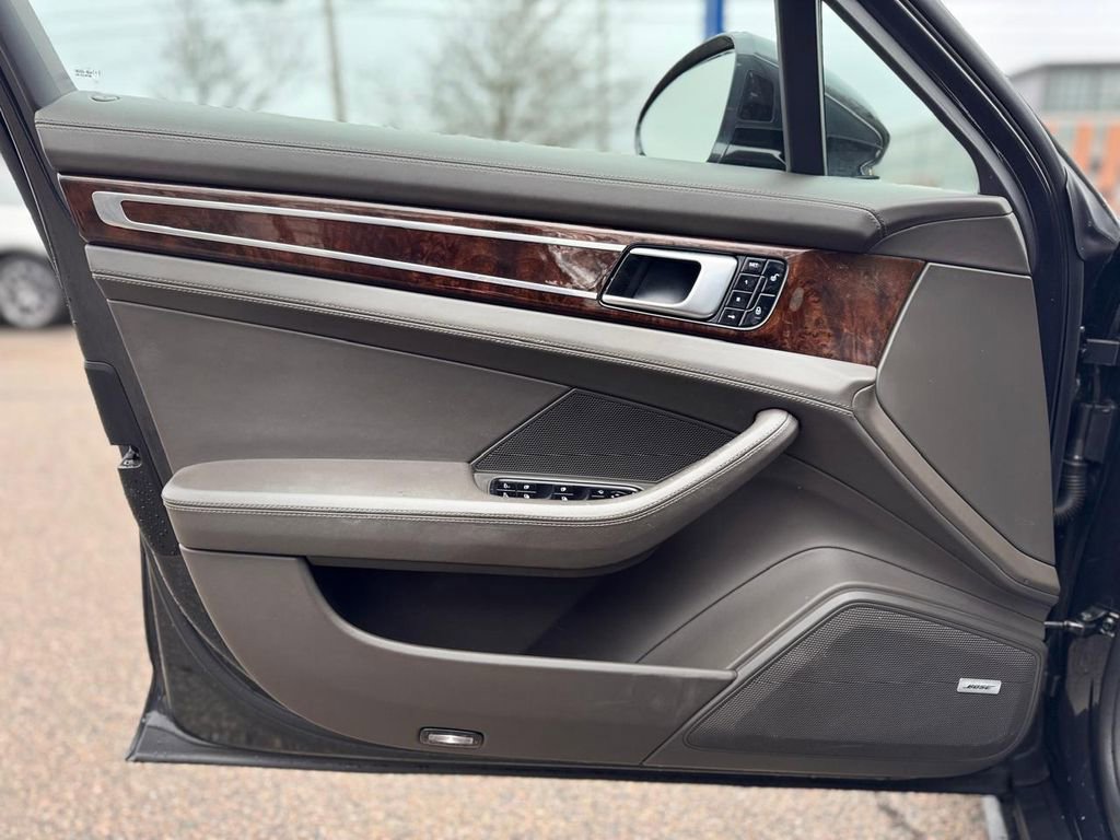 Used 2017 Porsche Panamera 4S image 13