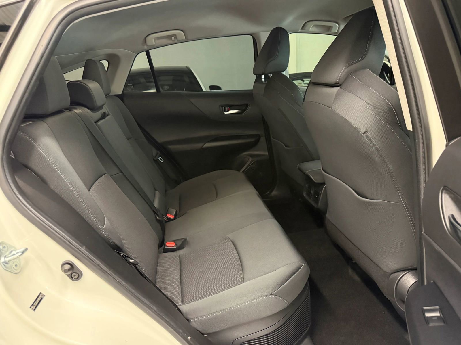 Used 2021 Toyota Venza LE image 24