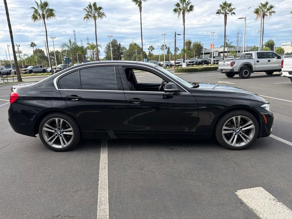 Used 2018 BMW 330i xDrive Sedan AWD/4WD image 4