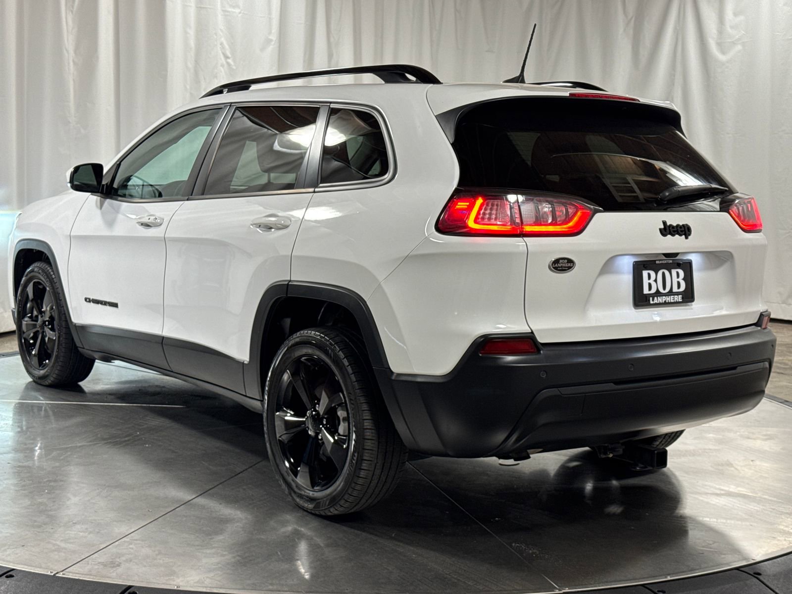 Used 2019 Jeep Cherokee Latitude Plus FWD image 11