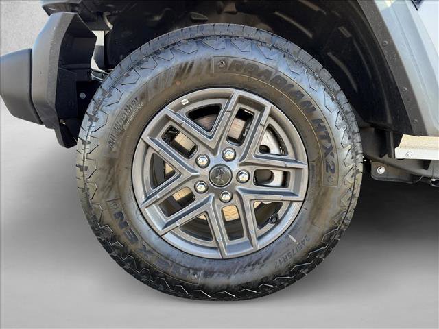 Used 2025 Jeep Wrangler Sport S image 24