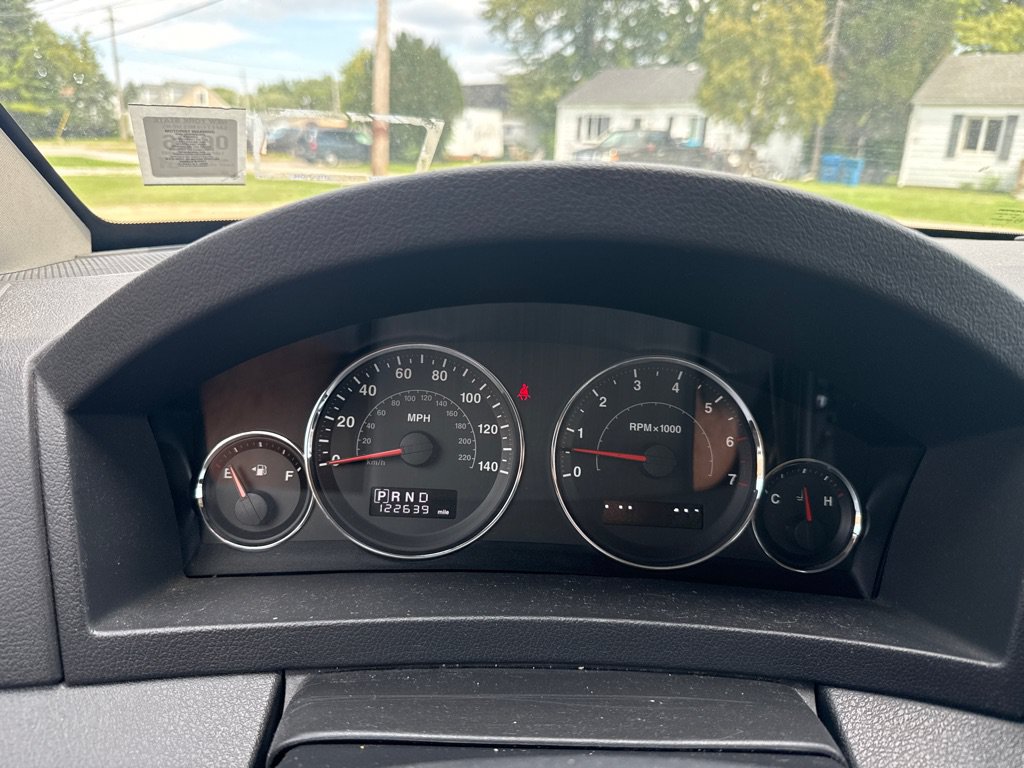 Used 2010 Jeep Grand Cherokee Laredo w/ Popular Equipment Group AWD/4WD image 15