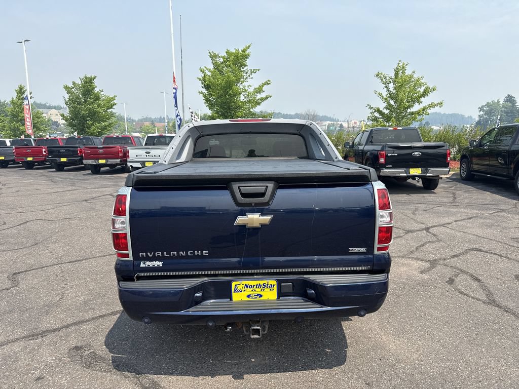 Used 2009 Chevrolet Avalanche LT w/ Convenience Package #1 AWD/4WD image 7
