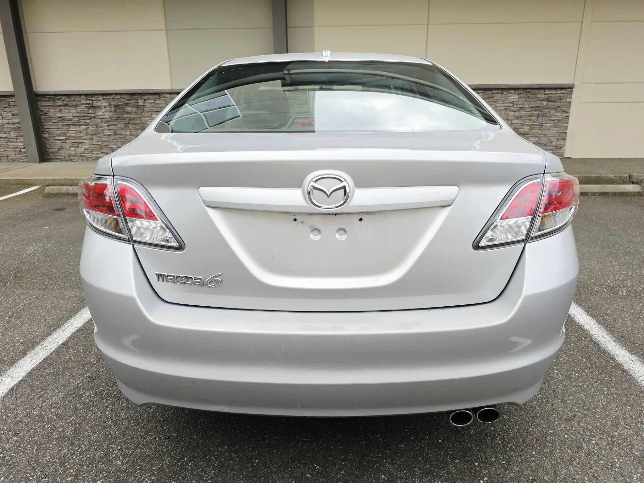 Used 2009 MAZDA MAZDA6 i Touring w/ Moonroof & Bose Pkg FWD image 4