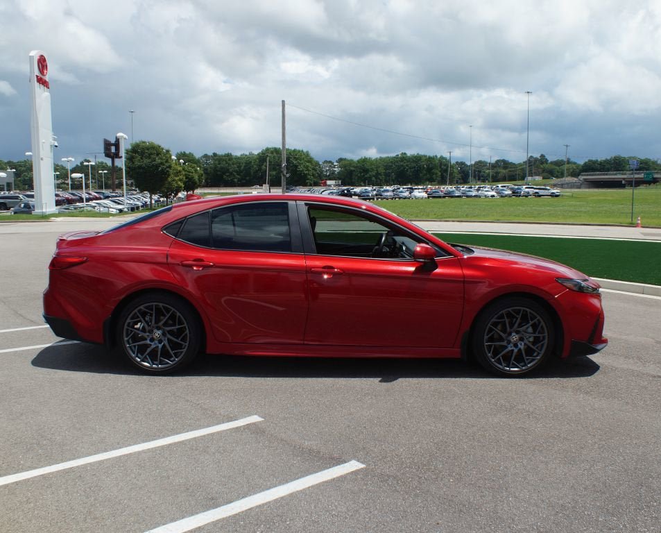 Used 2025 Toyota Camry SE FWD image 20