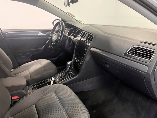 Used 2019 Volkswagen e-Golf SE w/ Driver Assistance Package image 11