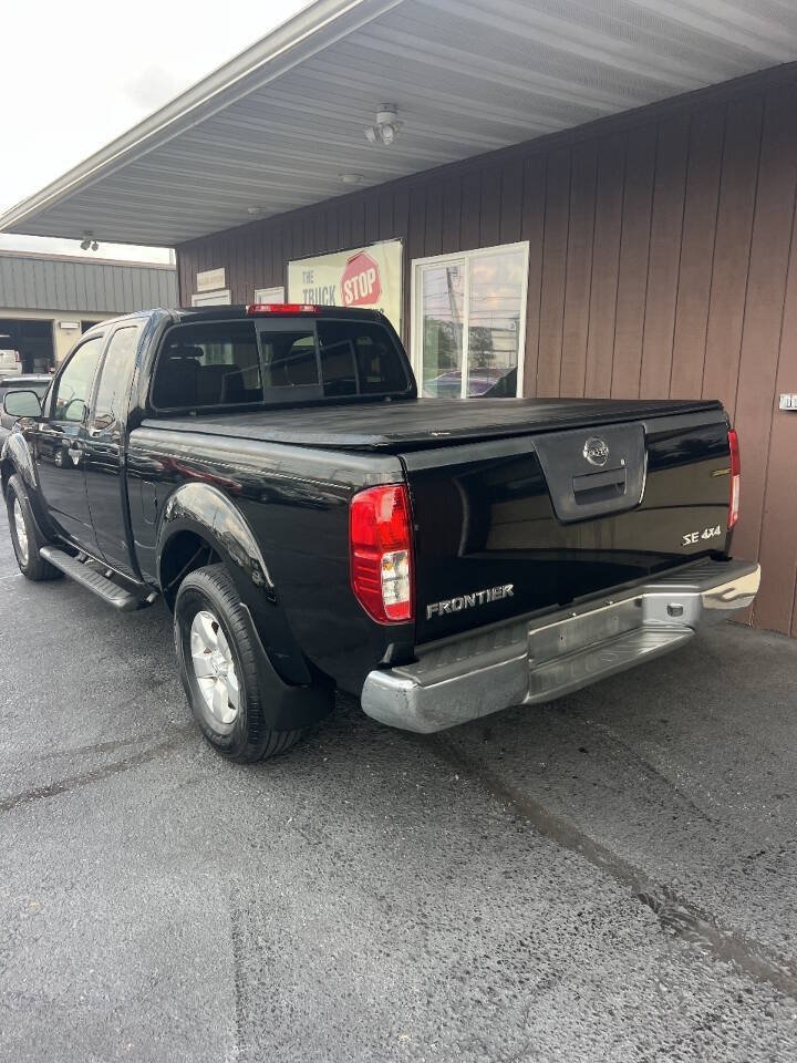 Used 2009 Nissan Frontier SE w/ SE Value Truck Pkg AWD/4WD image 3