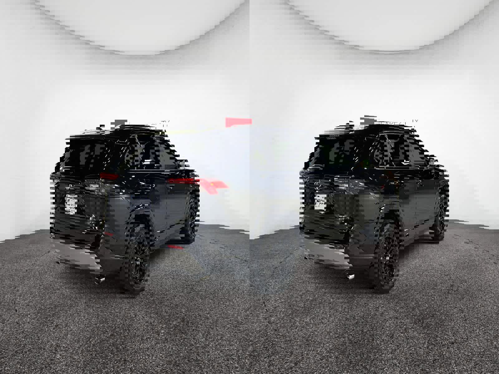 Used 2025 Toyota RAV4 SE image 7