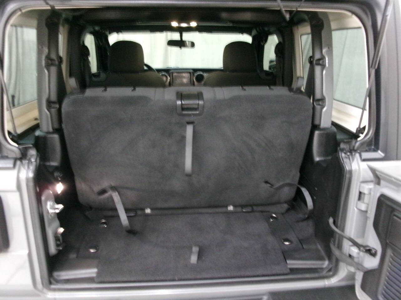 Used 2021 Jeep Wrangler Sport image 18