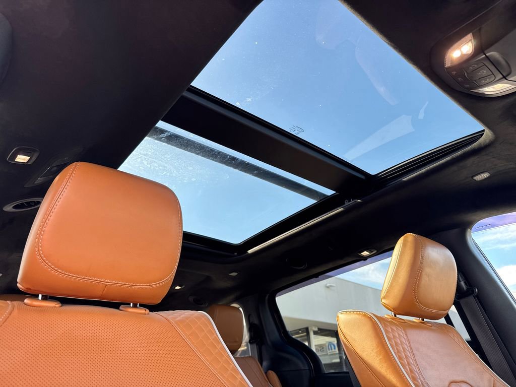 Used 2023 Chrysler Pacifica Pinnacle image 16