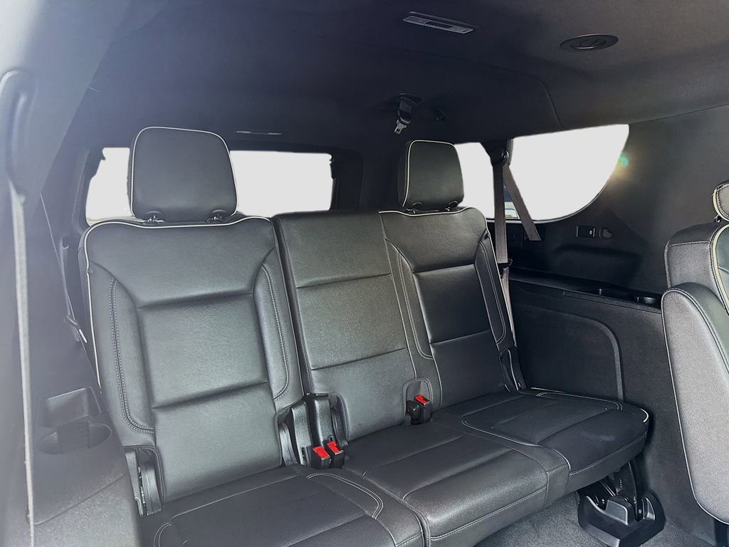 Used 2024 GMC Yukon XL SLT w/ SLT Luxury Package image 27