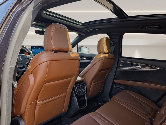 Used 2023 Lincoln Nautilus Reserve w/ Luxury Package AWD/4WD image 12