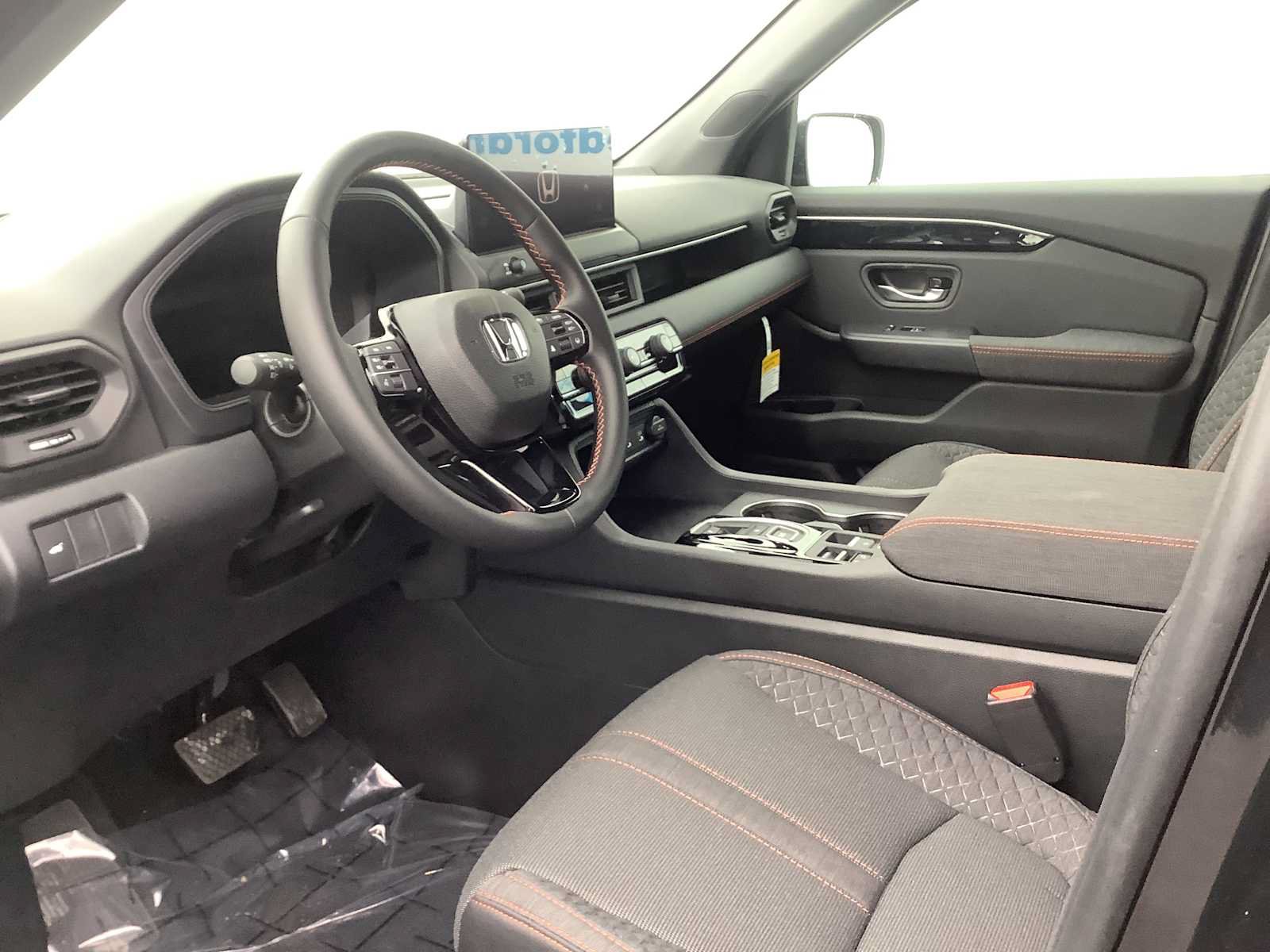 New 2026 Honda Pilot Sport image 3