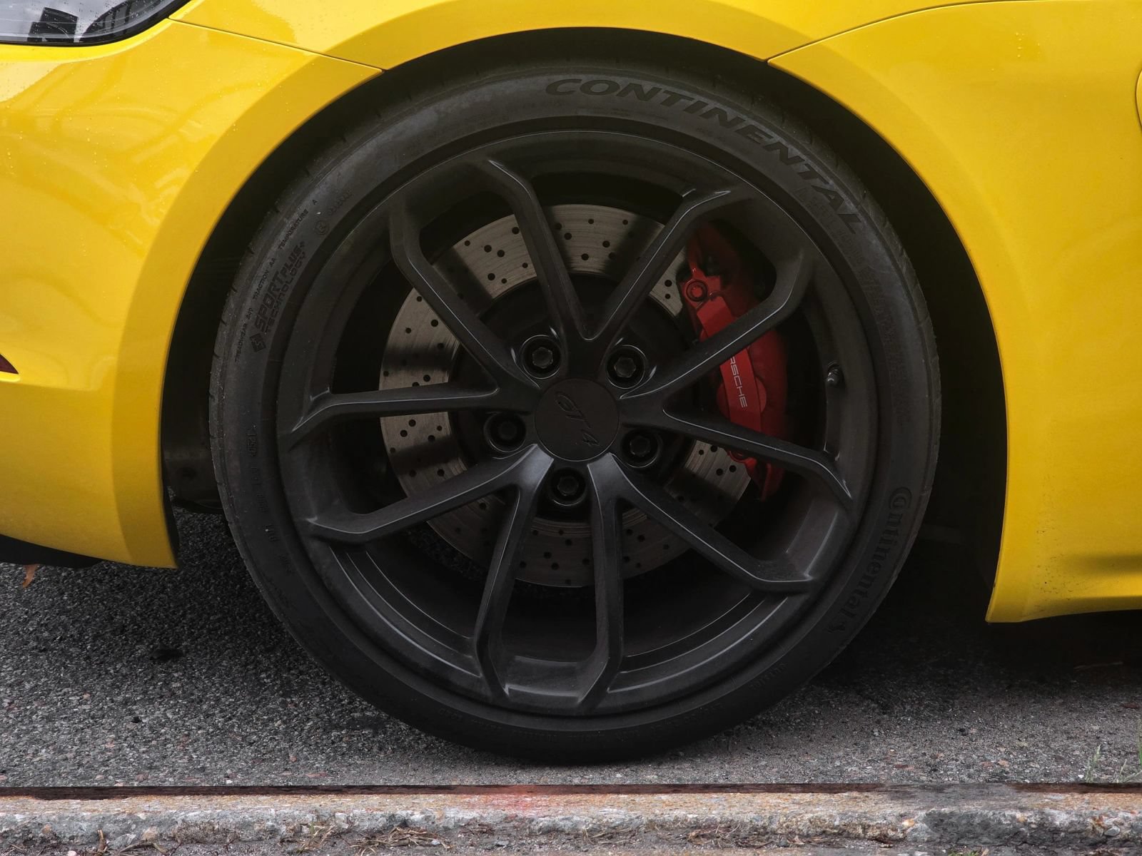 Used 2020 Porsche 718 Cayman GT4 RWD image 20