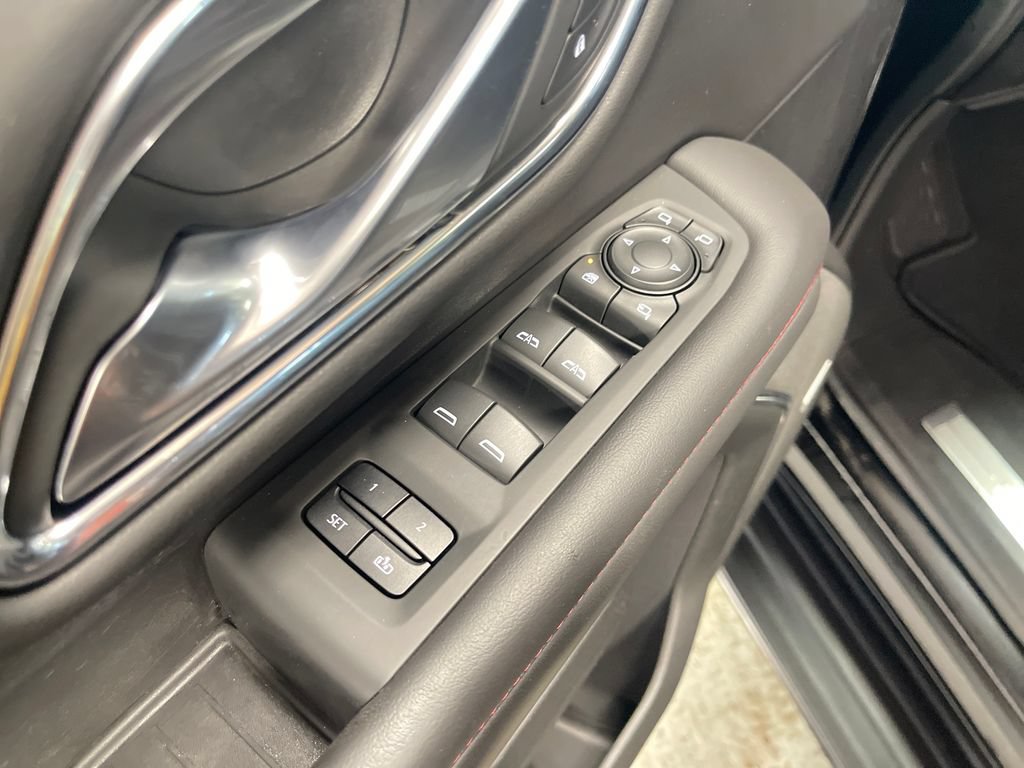Used 2021 Chevrolet Tahoe RST w/ Luxury Package AWD/4WD image 16
