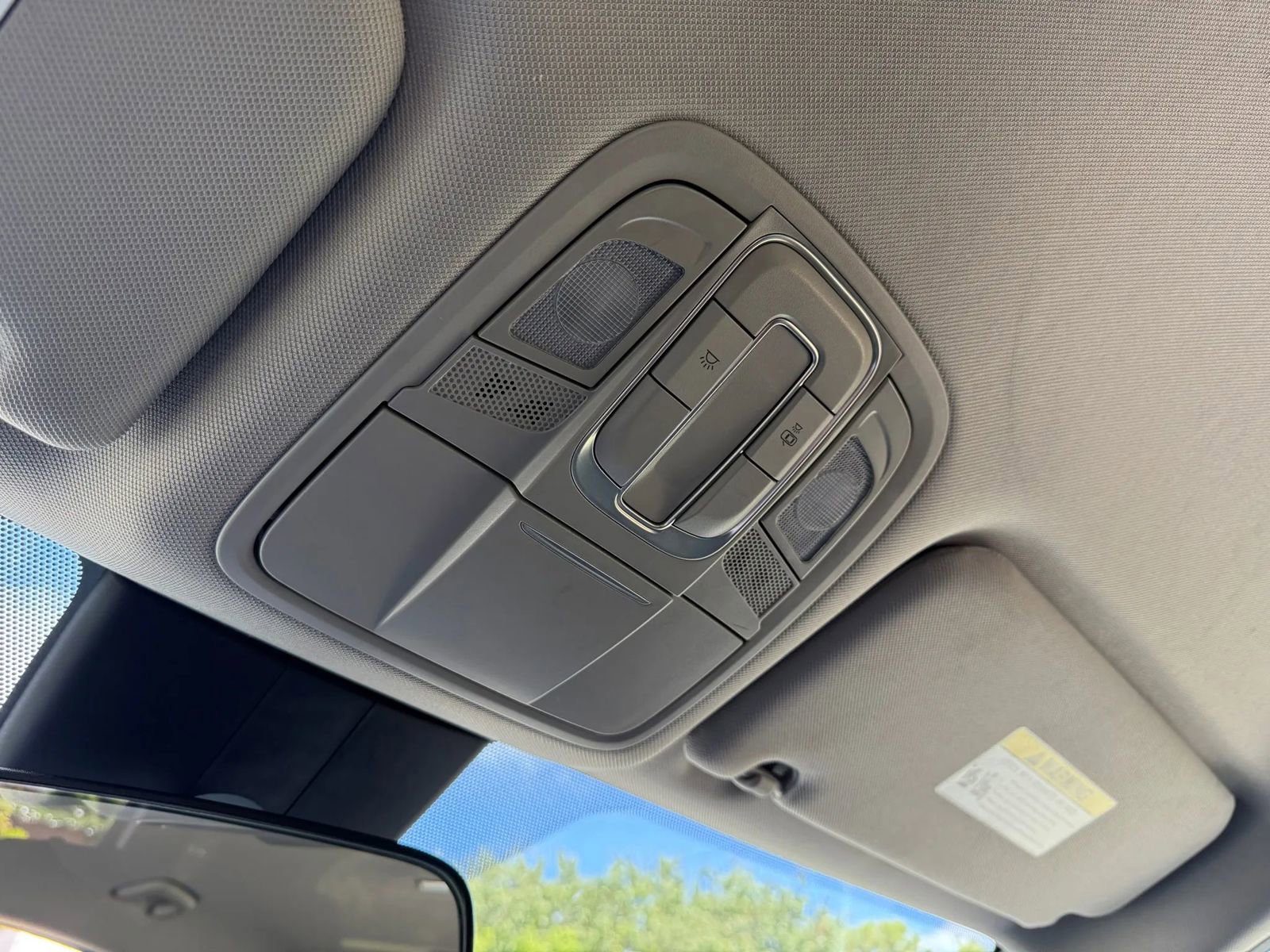 Used 2019 Hyundai Santa Fe SE image 29