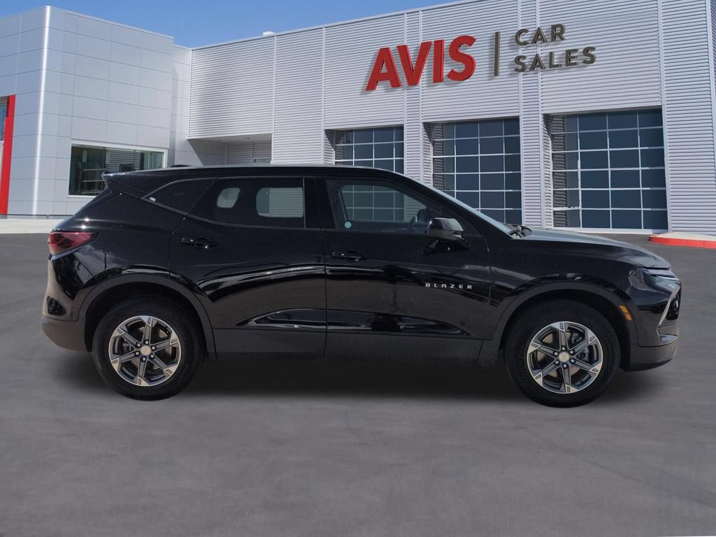 Used 2025 Chevrolet Blazer LT AWD/4WD image 5