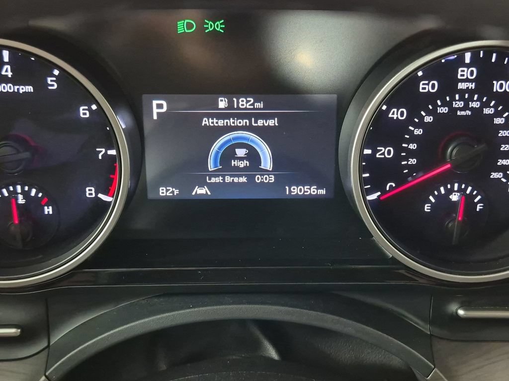 Used 2024 Kia Carnival EX FWD image 22