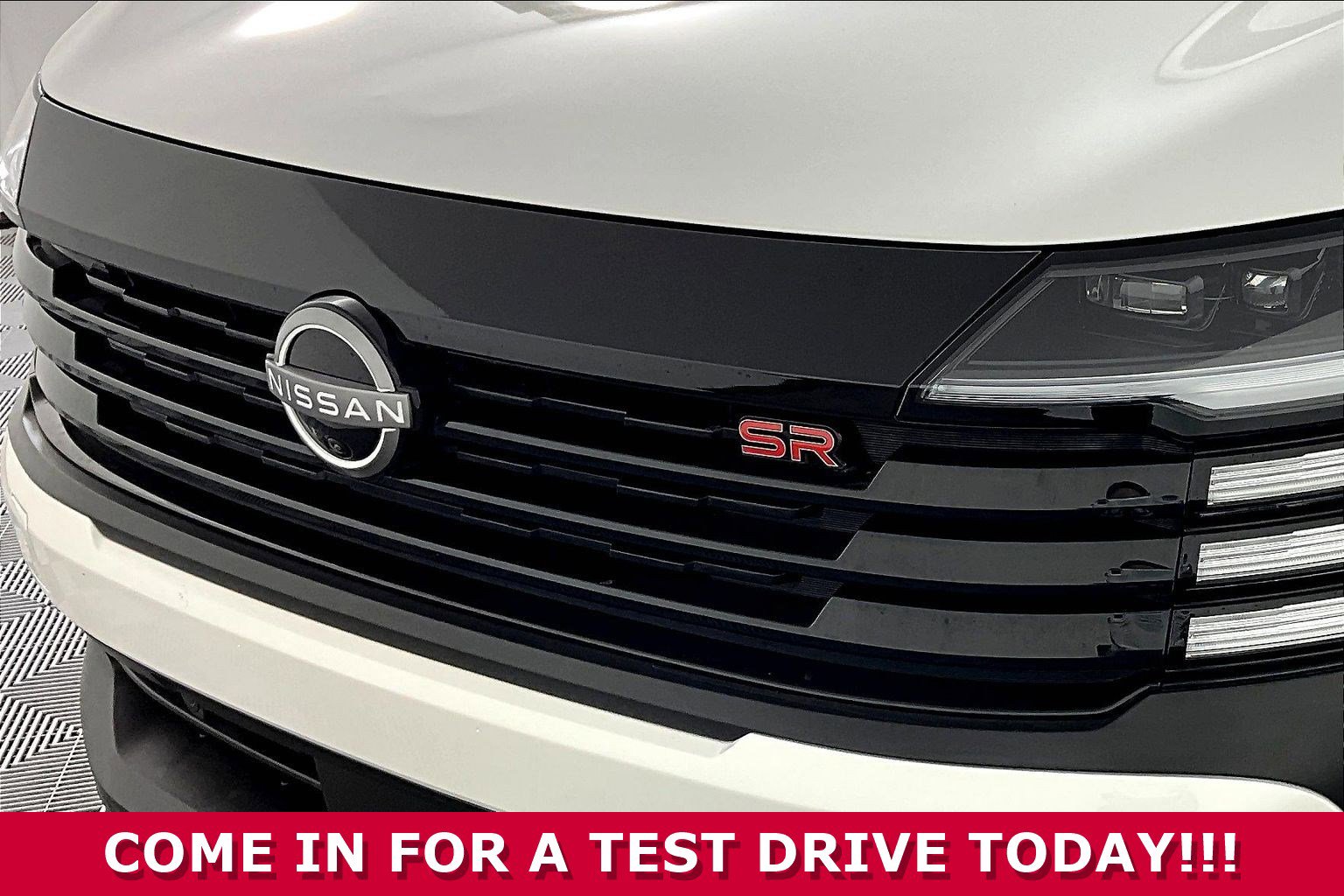 Used 2025 Nissan Kicks SR image 28