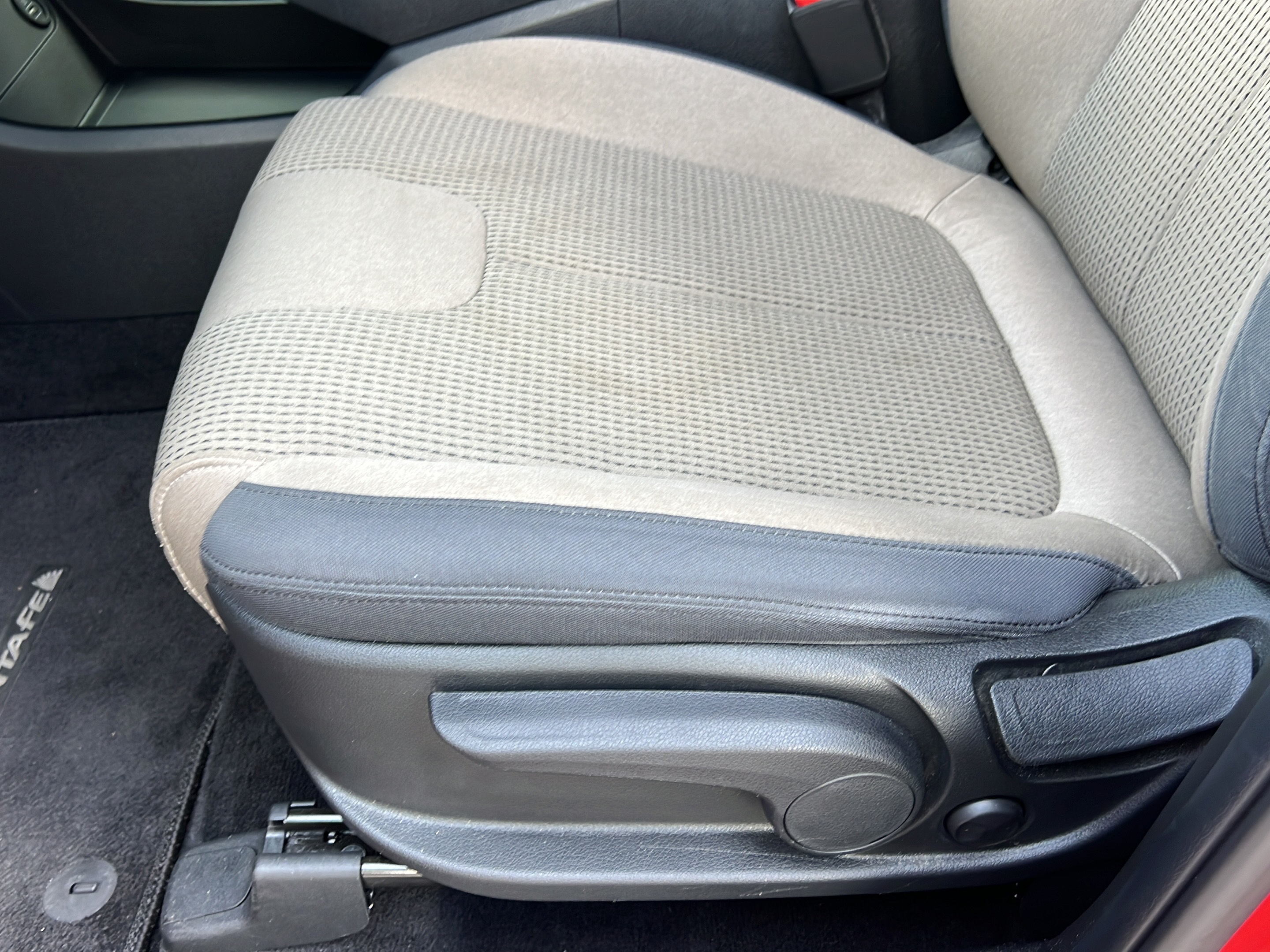 Used 2023 Hyundai Santa Fe SE FWD image 17