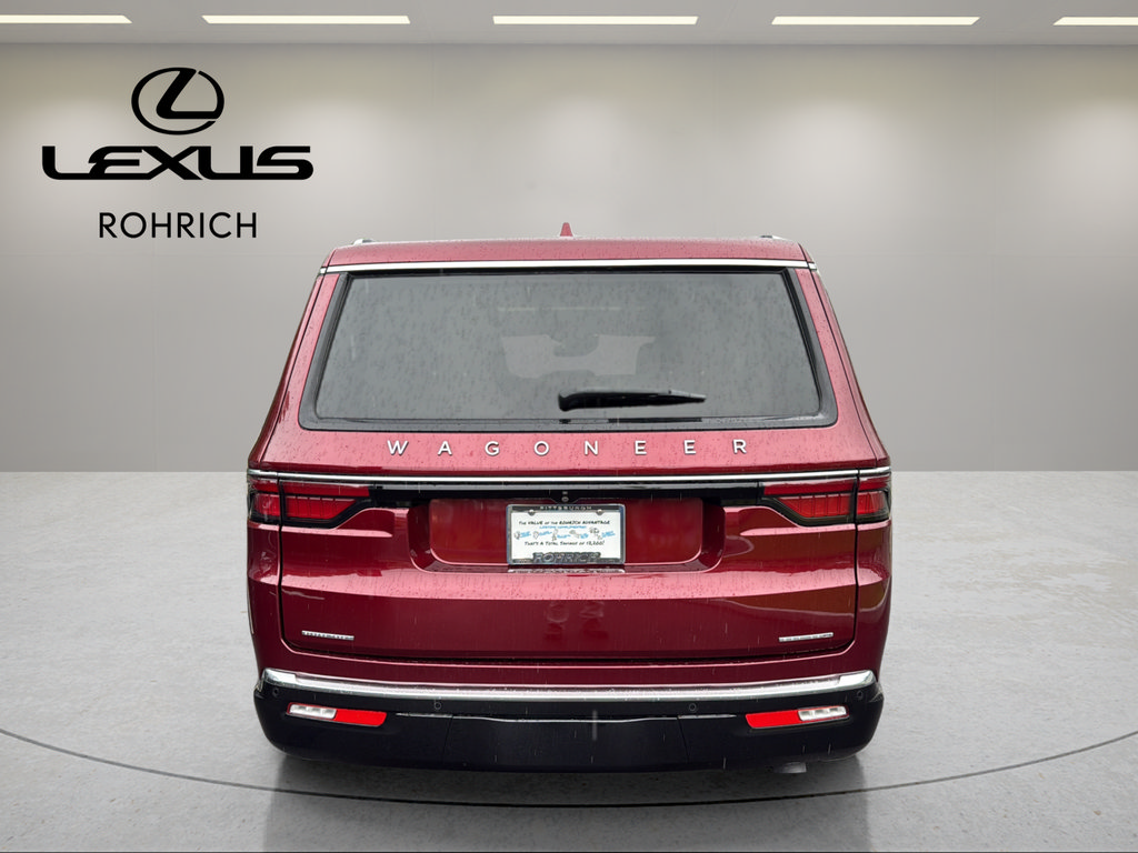 Used 2022 Jeep Wagoneer Series III w/ Premium Group I AWD/4WD image 7