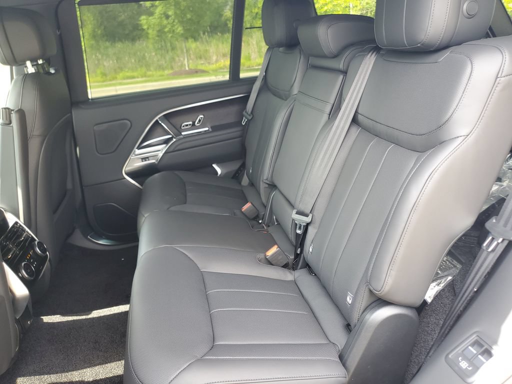 New 2026 Land Rover Range Rover Long Wheelbase SE AWD/4WD image 28