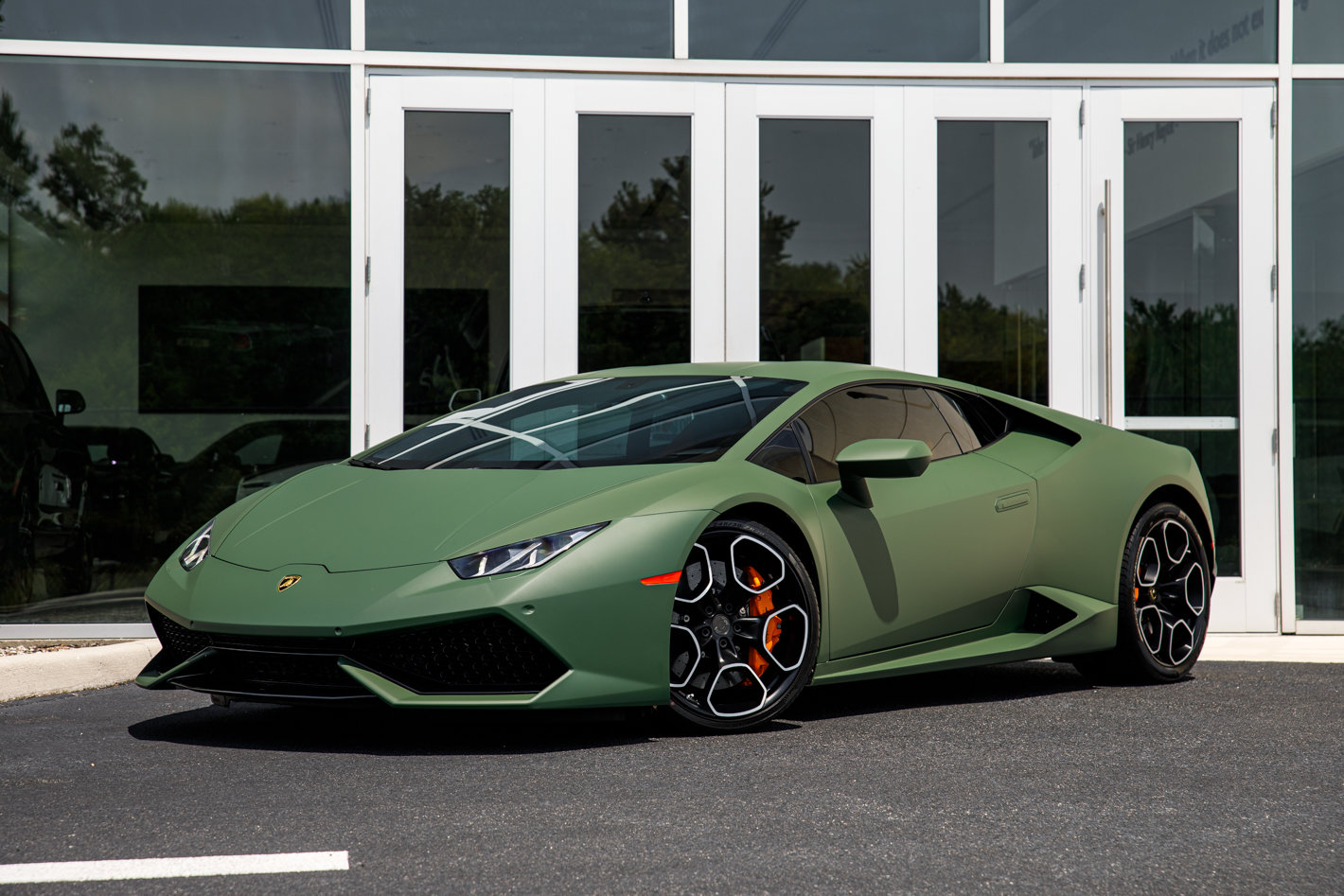 Used 2017 Lamborghini Huracan LP 610-4 AWD/4WD image 2