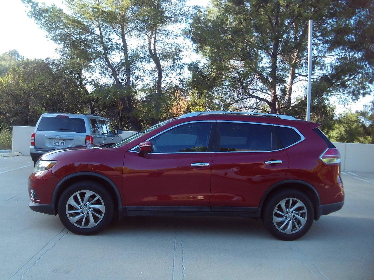 Used 2014 Nissan Rogue SL AWD/4WD image 7
