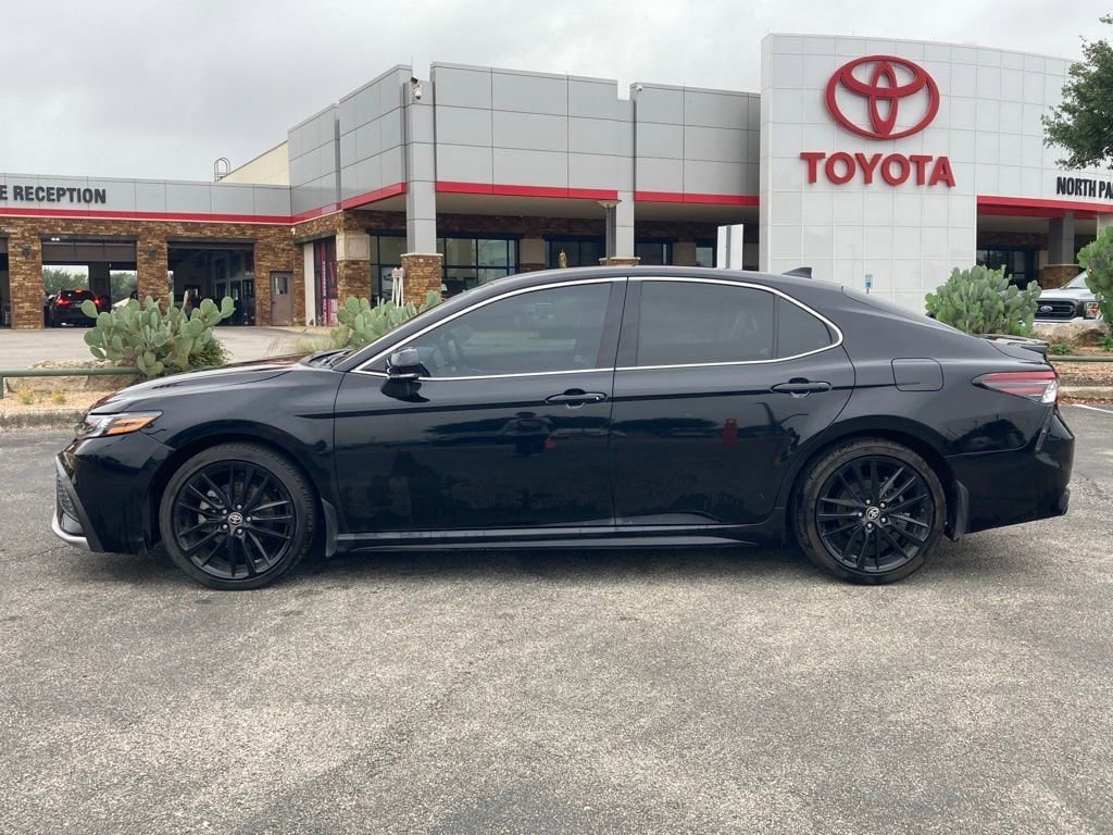 Used 2024 Toyota Camry XSE FWD image 7