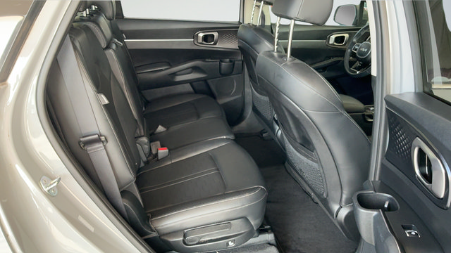 Used 2024 Kia Sorento S w/ Panoramic Sunroof Package FWD image 22