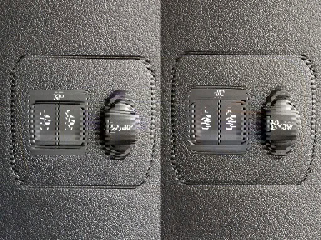 Used 2020 Hyundai Santa Fe Limited image 14