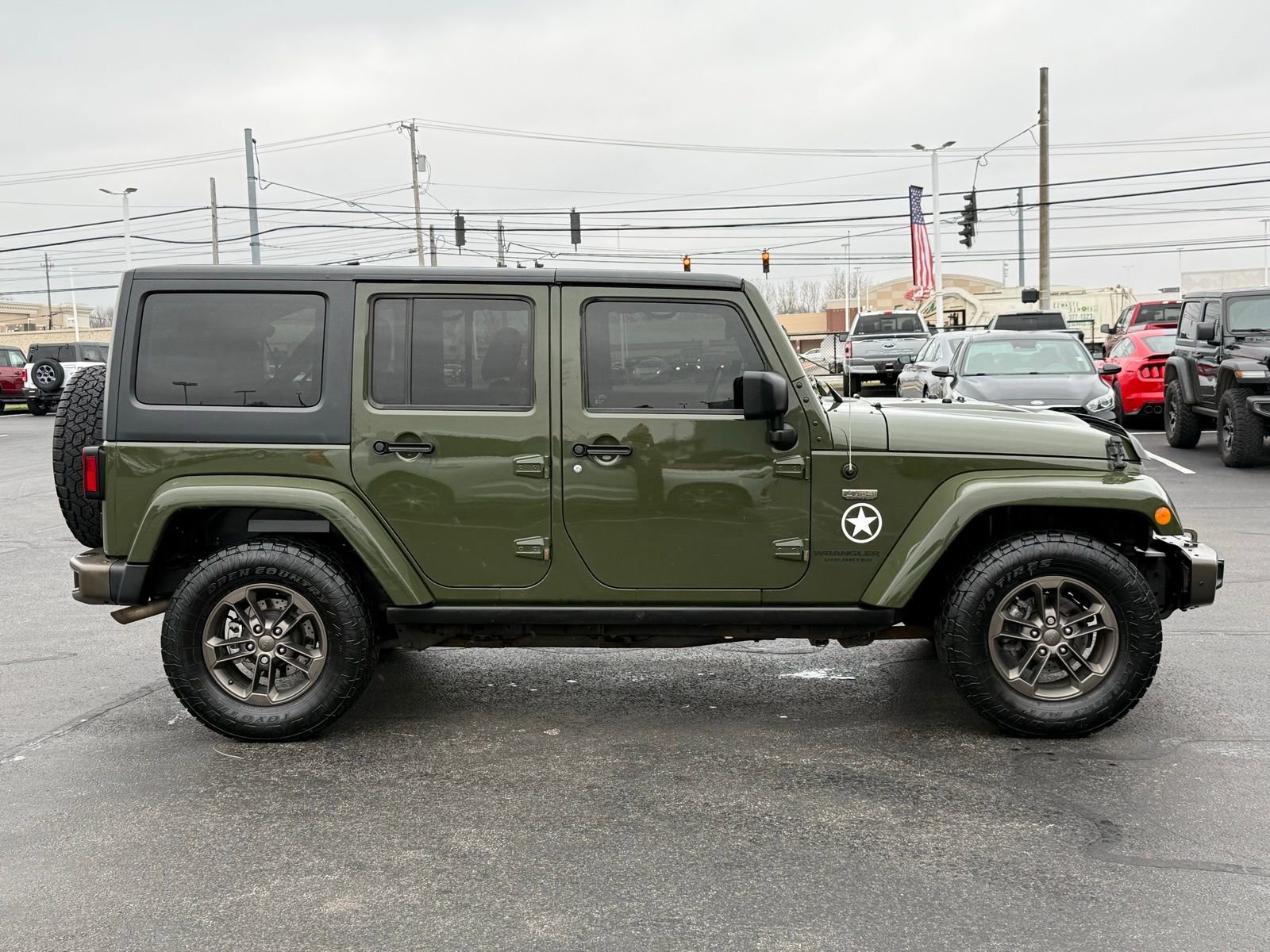 Used 2016 Jeep Wrangler Unlimited Sahara image 2