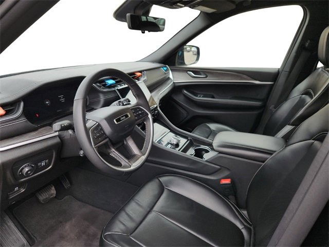 Used 2024 Jeep Grand Cherokee L Limited w/ Luxury Tech Group II image 9