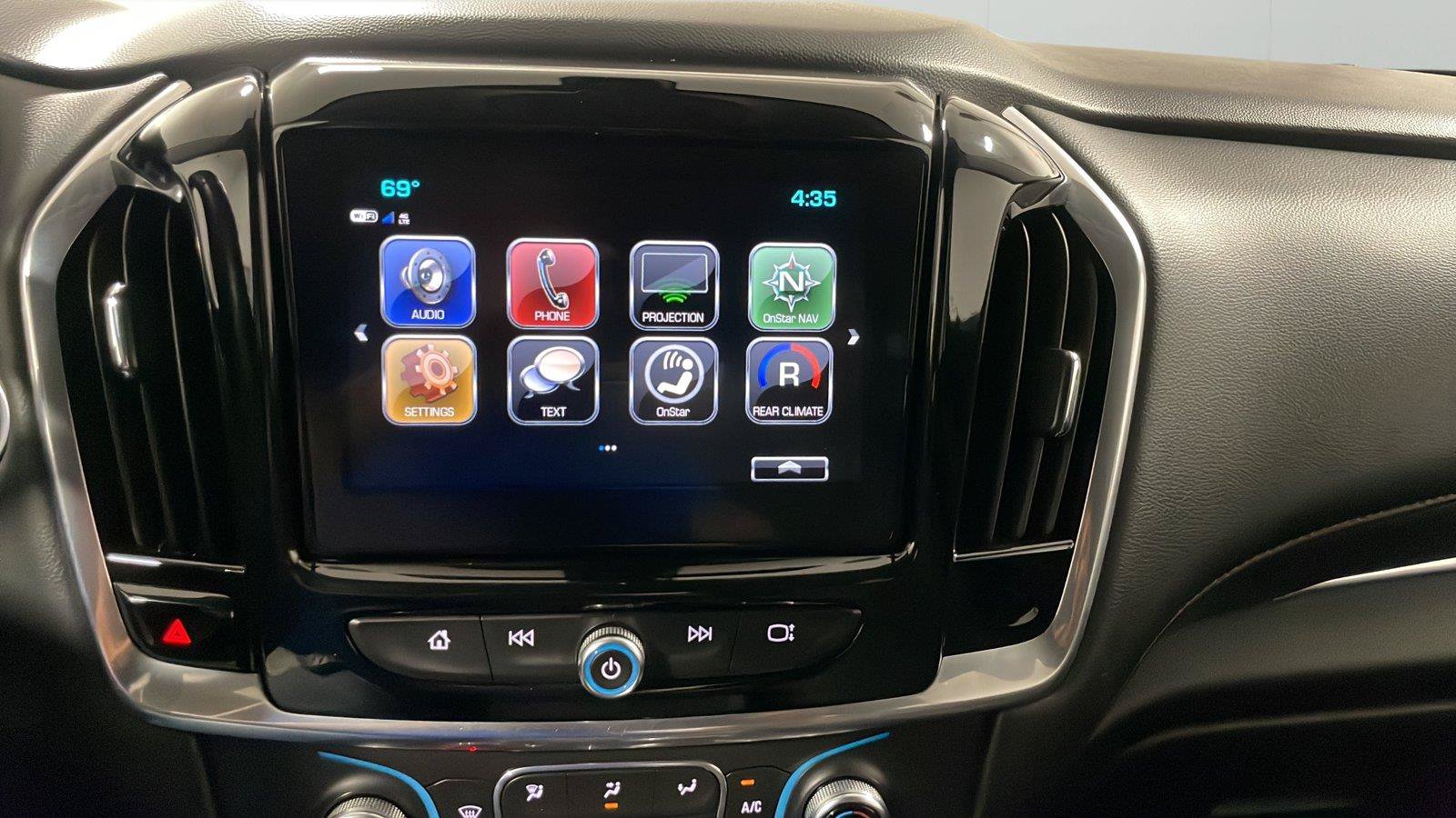 Used 2018 Chevrolet Traverse LT FWD image 16