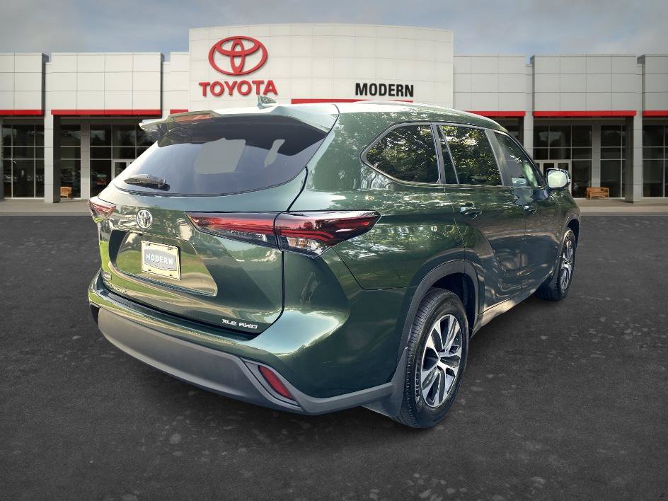 Certified 2025 Toyota Highlander XLE AWD/4WD image 5