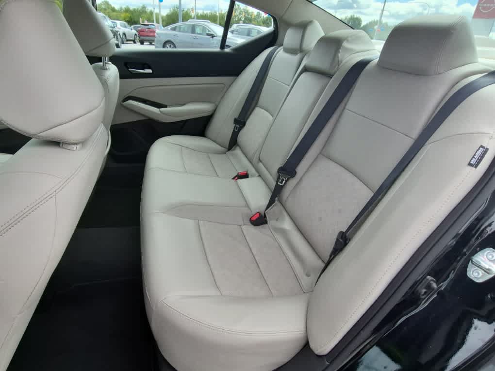 Used 2024 Nissan Altima 2.5 SL AWD/4WD image 7