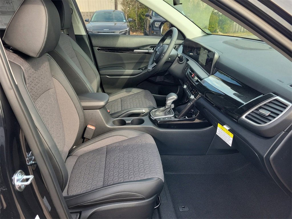 New 2026 Kia Seltos S image 7