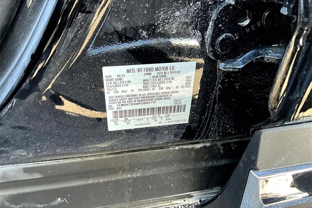 Used 2023 Ford Explorer XLT image 18