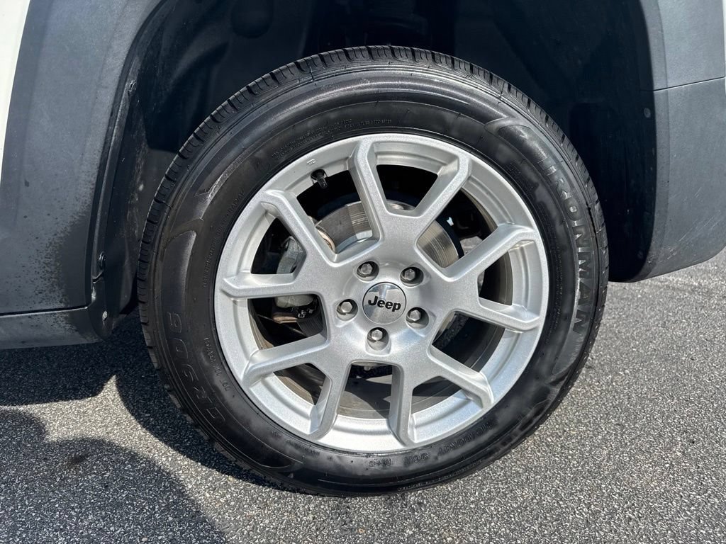 Used 2023 Jeep Renegade Latitude AWD/4WD image 42