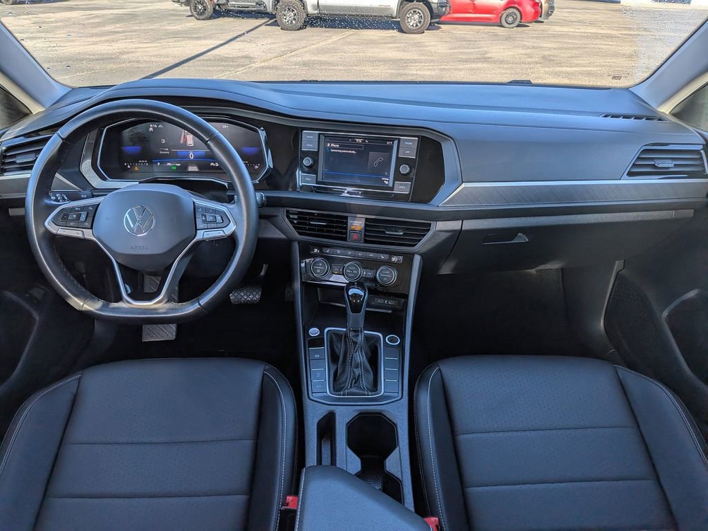 Used 2024 Volkswagen Jetta SE image 16